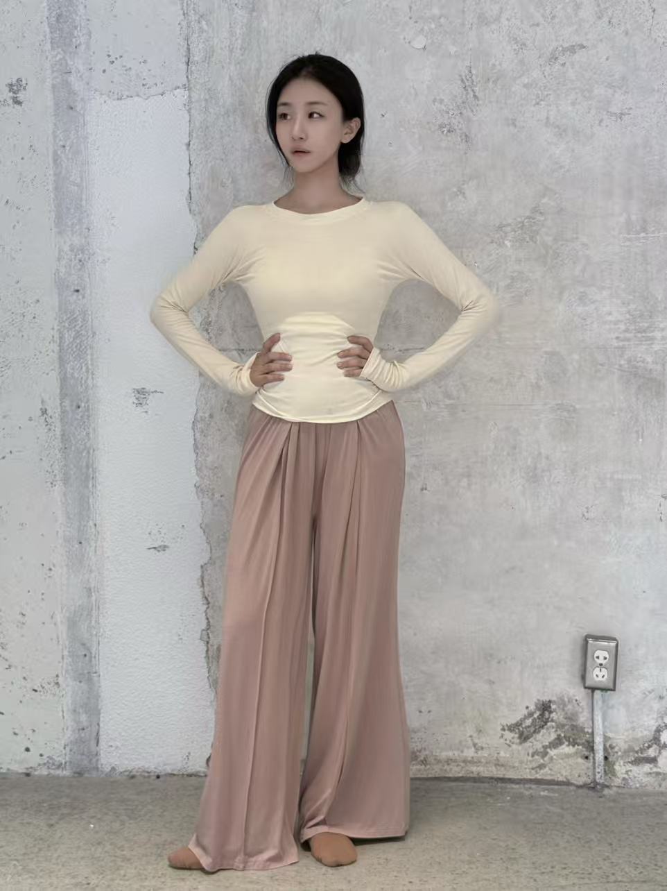 SHE DIALOGUE 발레 슬림핏 스판 캐주얼 팬츠